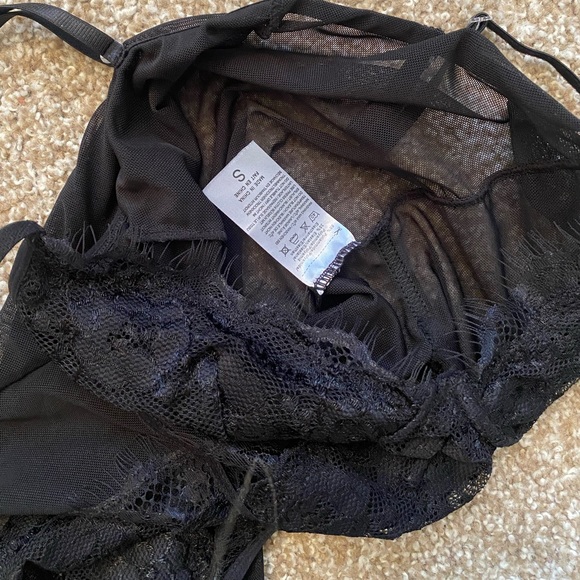 NWOT BLACK LACE BODYSUIT - Picture 6 of 7